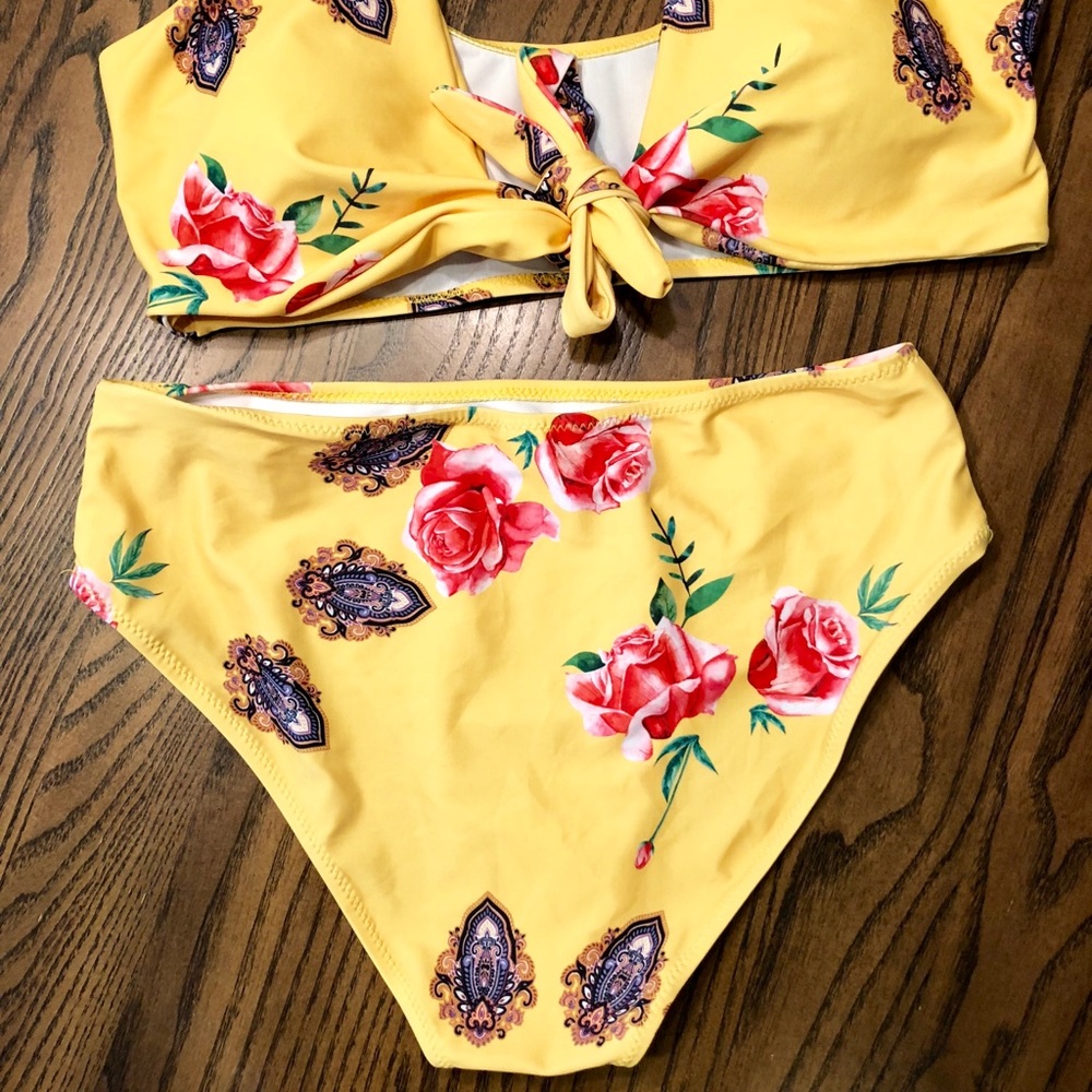 Yellow Bikini - Picture 2 of 3